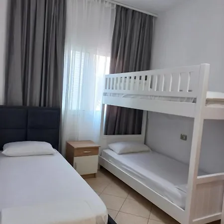 Apartment Familjare Memushi *